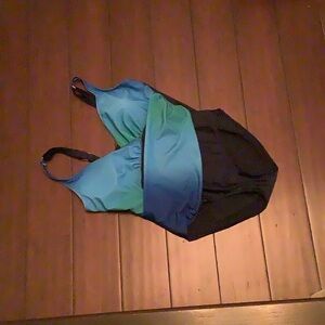 Women’s one piece swim suit, size xl